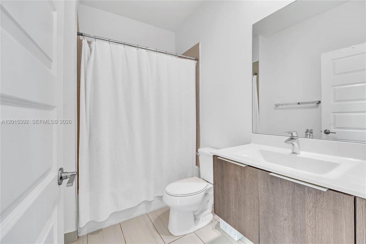 7903 NW 105th Ave, Doral, FL 33178 Photo