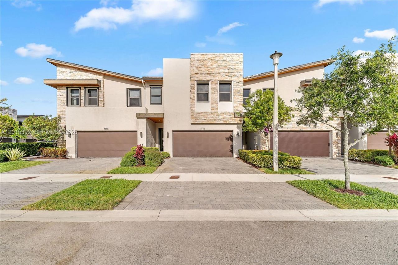 7903 NW 105th Ave, Doral, FL 33178 Photo