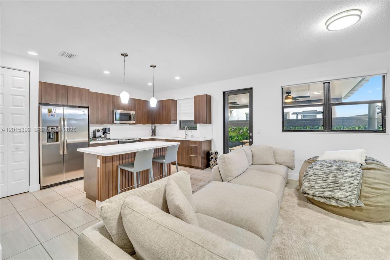 7903 NW 105th Ave, Doral, FL 33178 Photo