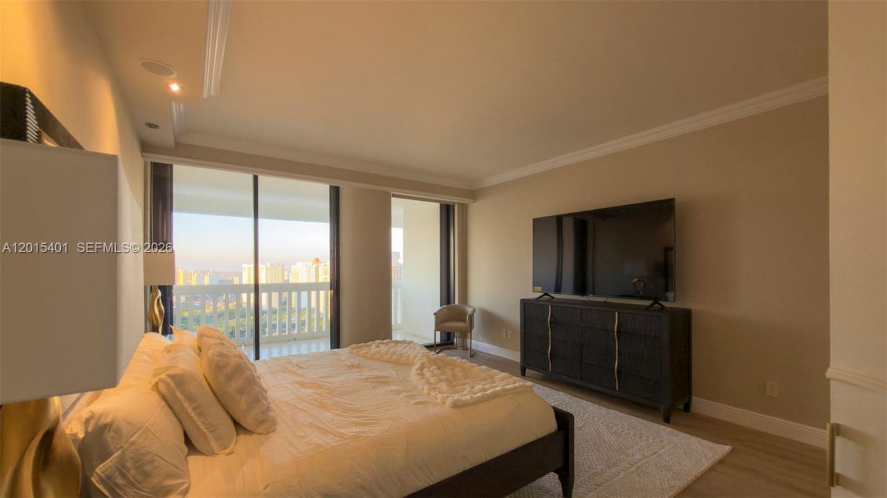 2000 Island Blvd , Unit 3004, Aventura, FL 33160 Photo