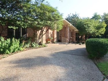 5421 Benbridge Drive, Fort Worth, TX 76107