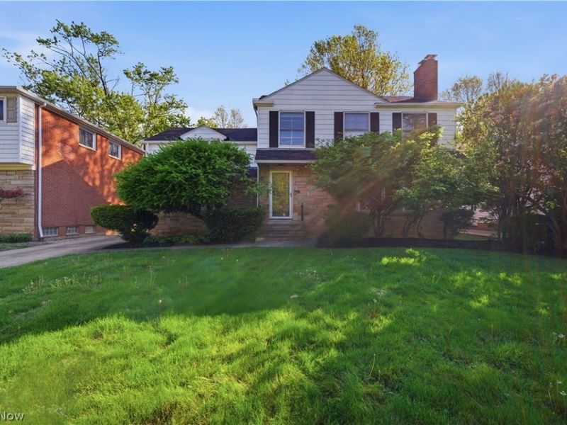 4101 Washington Boulevard, University Heights, OH 44118 Photo 2