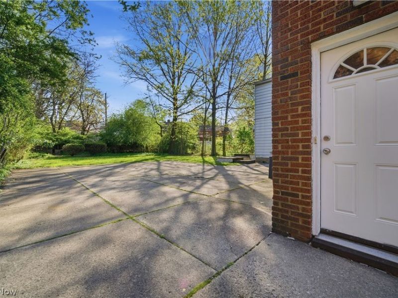 4101 Washington Boulevard, University Heights, OH 44118 Photo 3