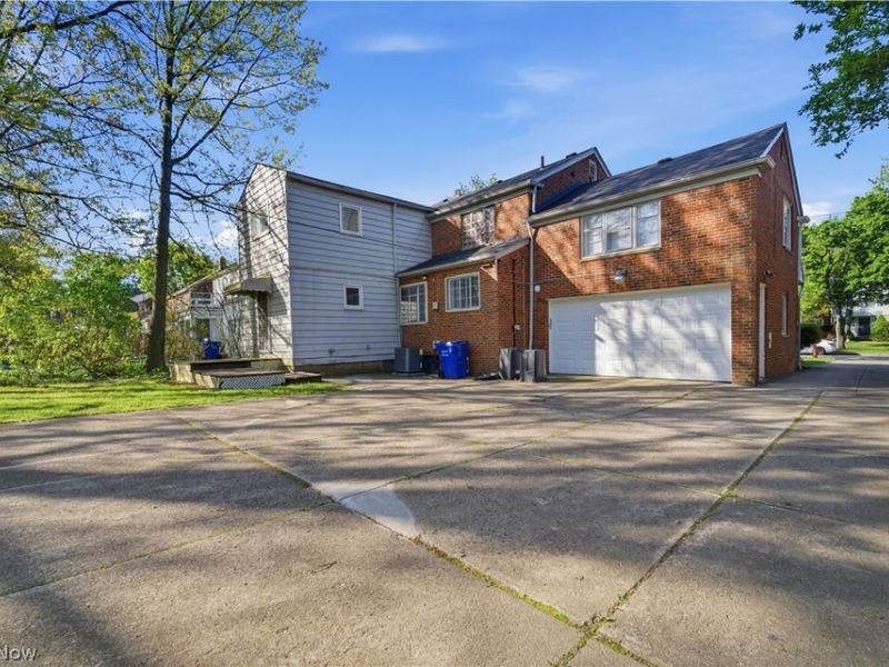 4101 Washington Boulevard, University Heights, OH 44118 Photo 4