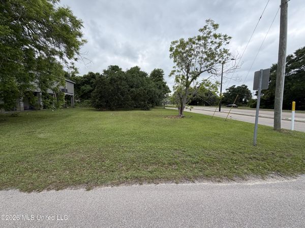 341 Collier Street, Biloxi, MS 39530