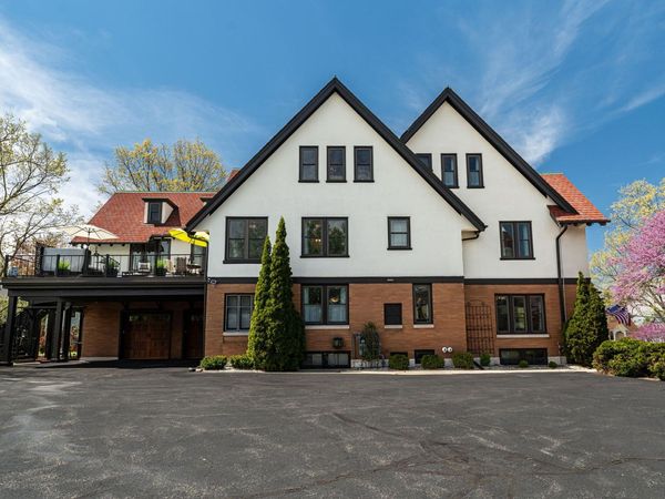 90-92 S Main St, Hartford, WI 53027