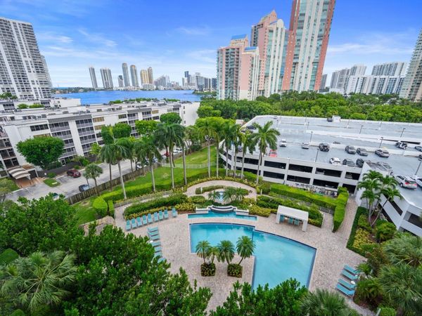 3300 NE 192nd Street, Unit 915, Aventura, FL 33180