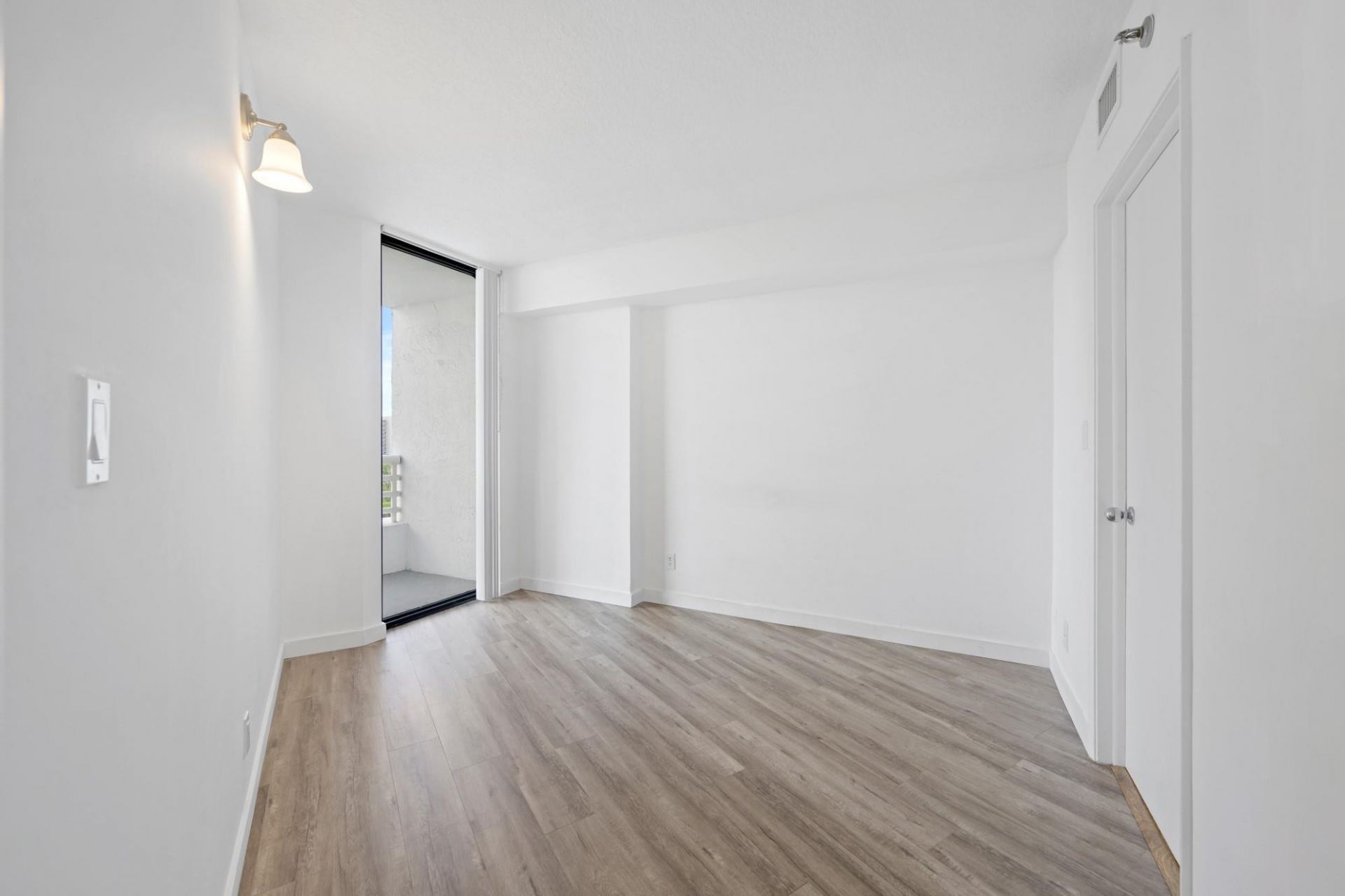 3300 NE 192nd Street, Unit 915, Aventura, FL 33180 Photo