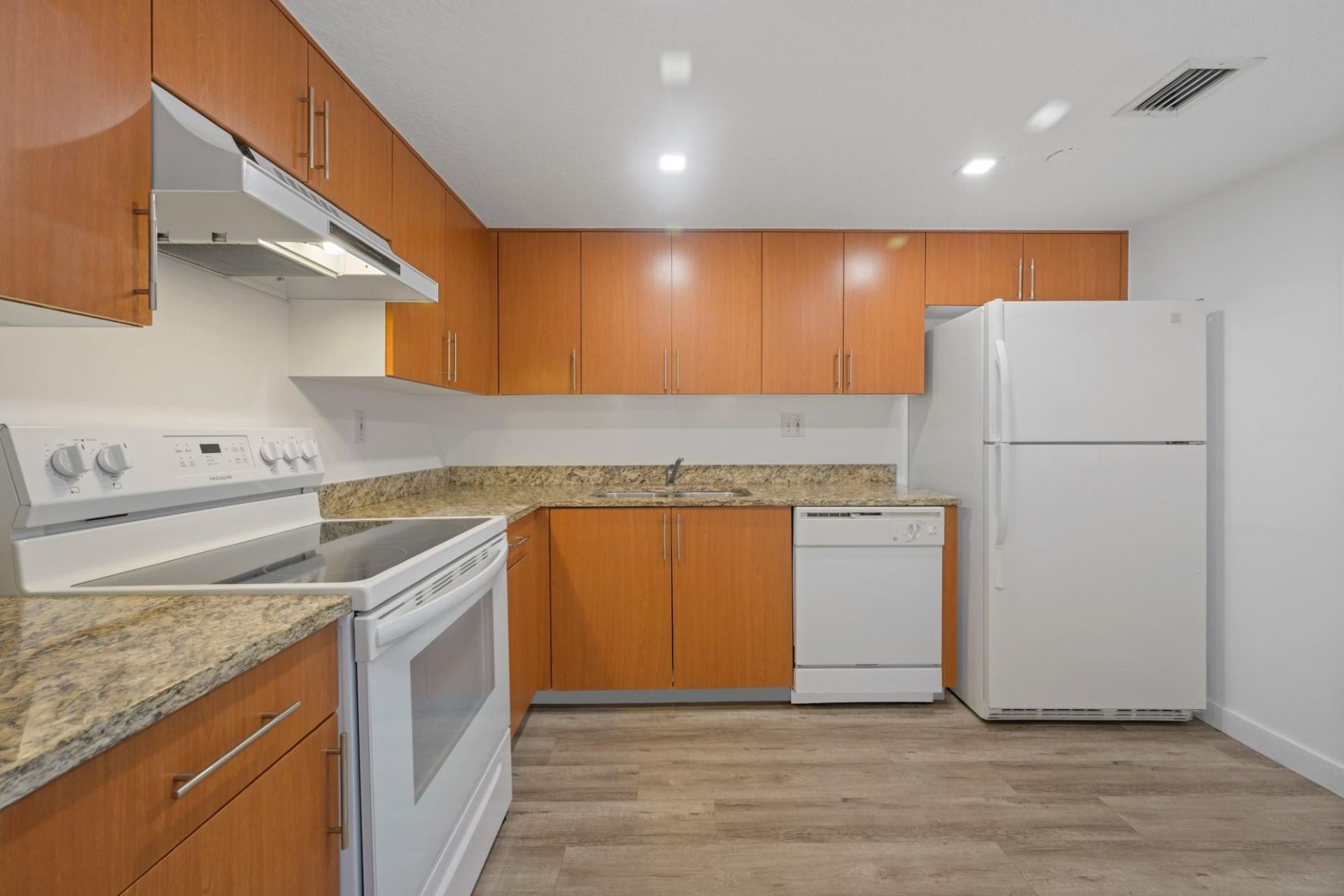 3300 NE 192nd Street, Unit 915, Aventura, FL 33180 Photo