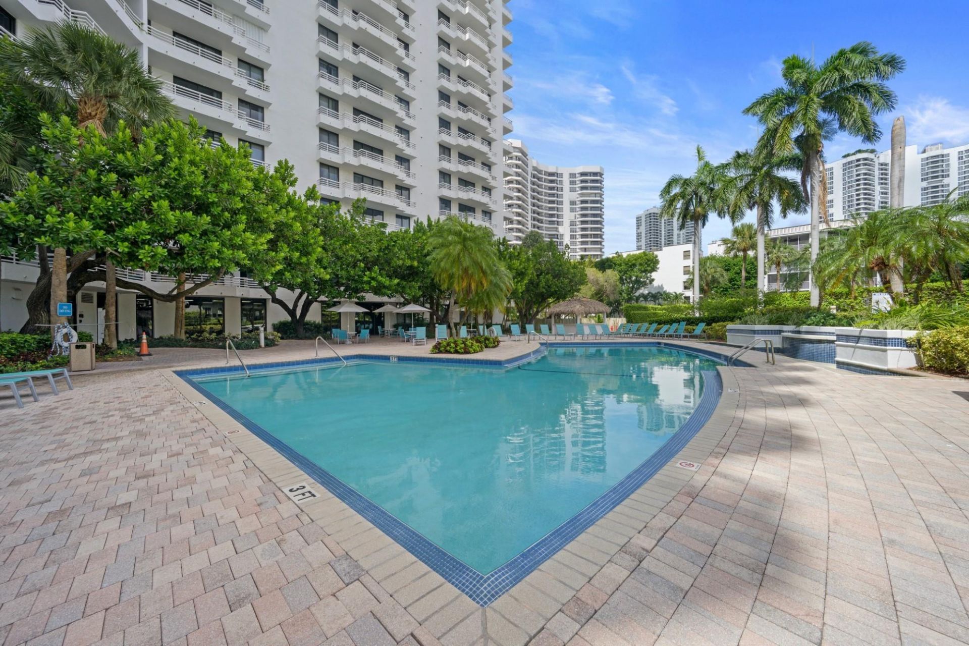 3300 NE 192nd Street, Unit 915, Aventura, FL 33180 Photo