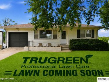 6102 Bancroft Street, Omaha, NE 68106
