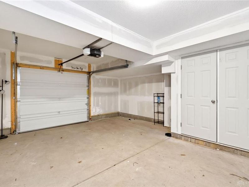 24 N Center Street, Springfield, OH 45502 Photo 33