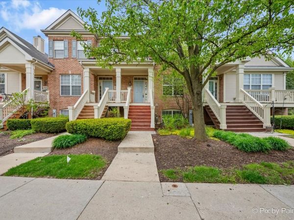 433 E Railroad Avenue , Bartlett, IL 60103