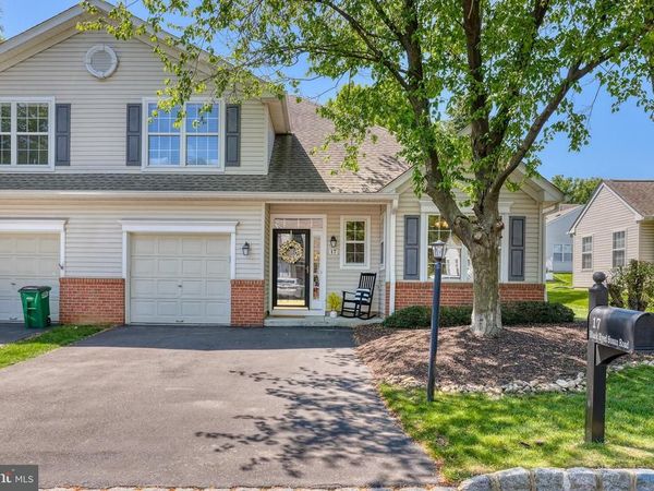 17 BLACK EYED SUSAN ROAD , LANGHORNE, PA 19047