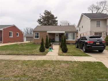 6624 Centralia Street, Dearborn Heights, MI 48127