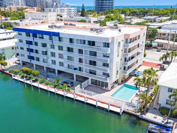8530 Byron Ave , Unit 302, Miami Beach, FL 33141