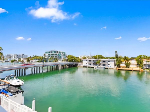 8530 Byron Ave , Unit 302, Miami Beach, FL 33141