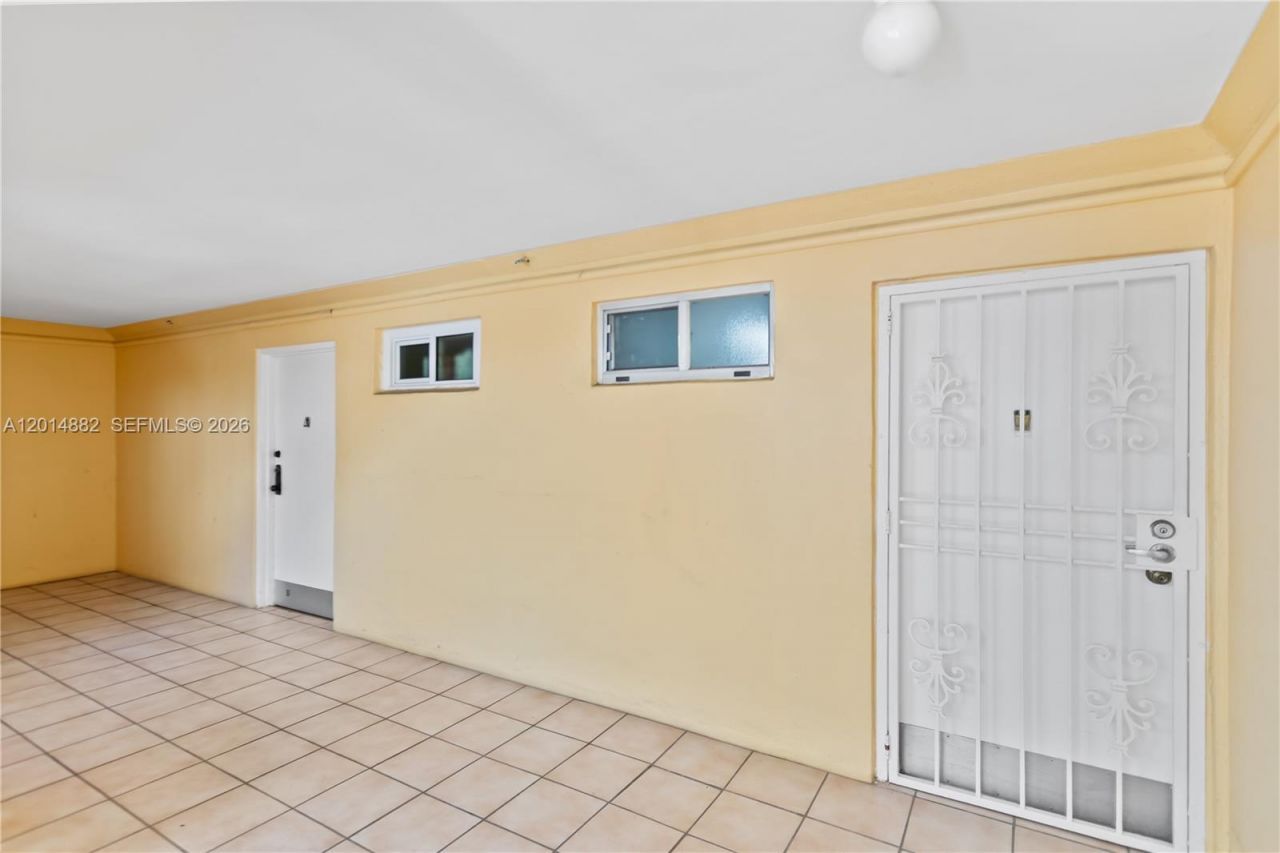 8530 Byron Ave, Unit 302, Miami Beach, FL 33141 Photo