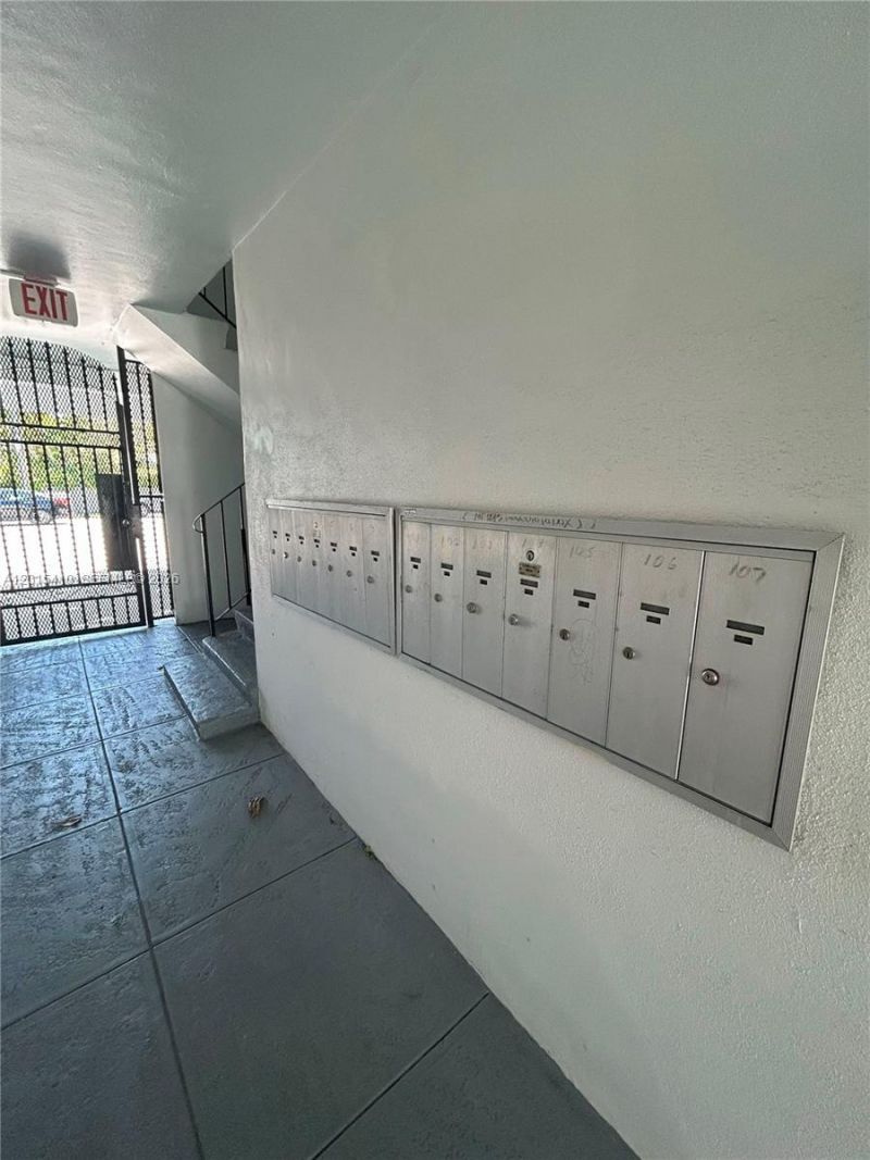 5814 NE 4th Ct, Unit 3, Miami, FL 33137 Photo