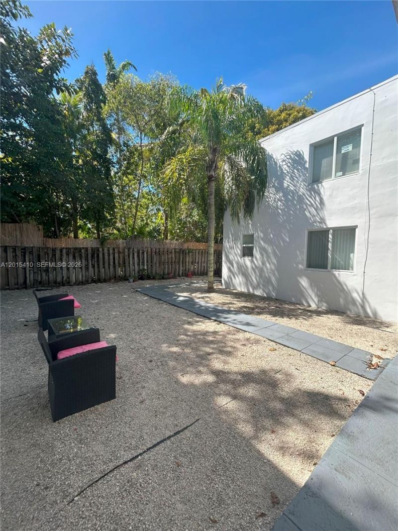 5814 NE 4th Ct, Unit 3, Miami, FL 33137 Photo