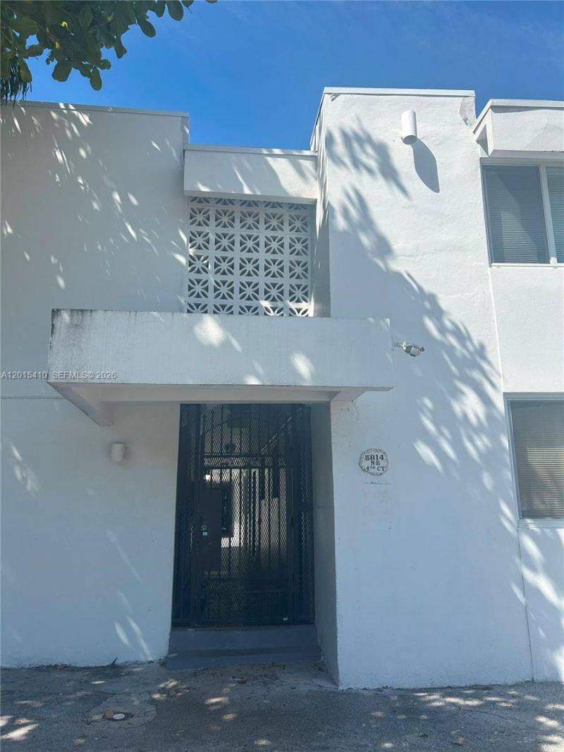 5814 NE 4th Ct, Unit 3, Miami, FL 33137 Photo