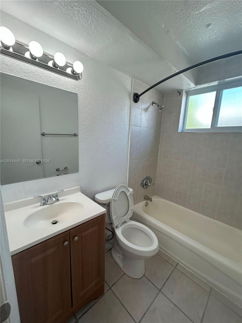 5814 NE 4th Ct, Unit 3, Miami, FL 33137 Photo