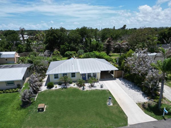 8704 SE Jardin Street, Hobe Sound, FL 33455