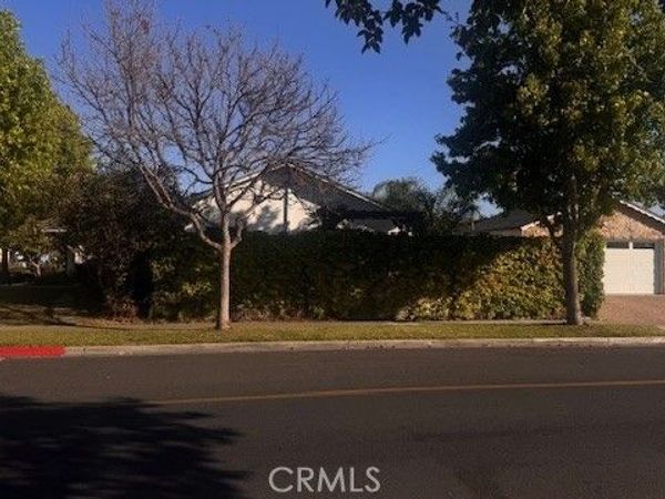 11841 Montecito, Los Alamitos, CA 90720