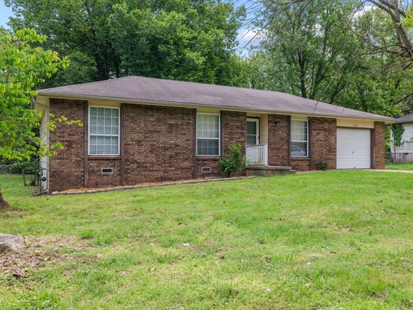 122 N Pinewood Avenue , Republic, MO 65738