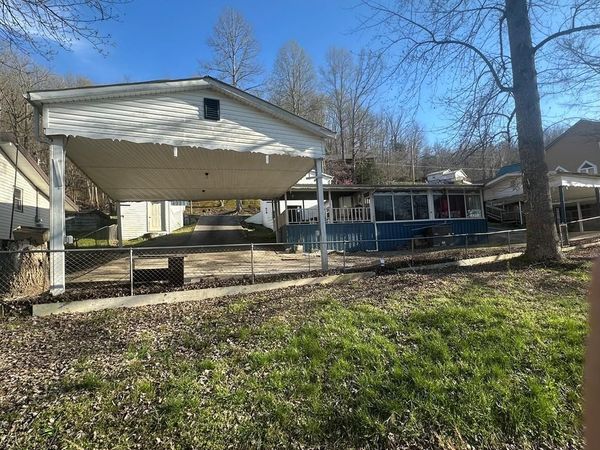 2991 Johnson Chapel Rd, Sparta, TN 38583