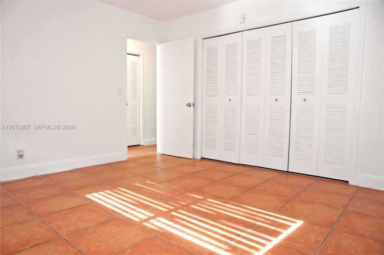 304 SE 9th Ct , Unit 6, Hallandale Beach, FL 33009 Photo