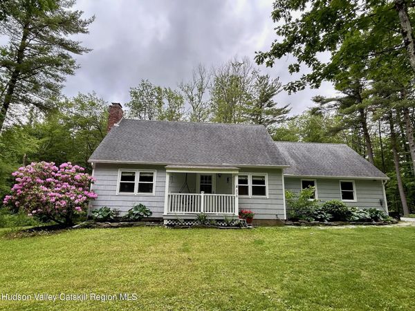 230 Middle Road, Austerlitz, NY 12017