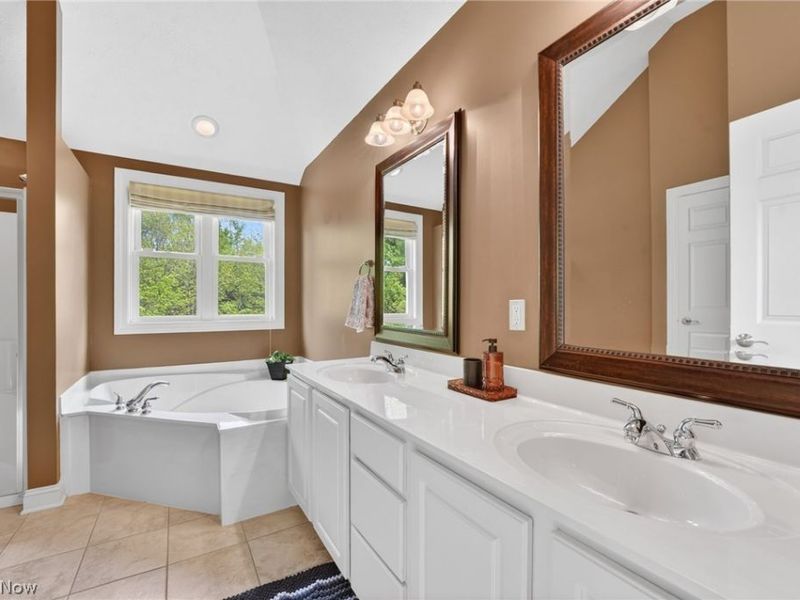 9336 W Hampton Drive, North Royalton, OH 44133 Photo 26