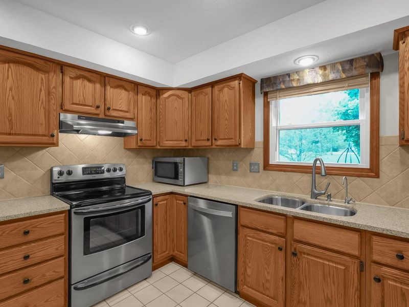 7693 Godfrey Circle , Reynoldsburg, OH 43068 Photo 14