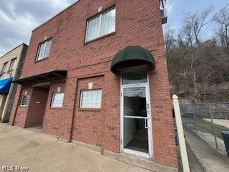 306 Main Street , Bridgeport, OH 43912 Photo 4