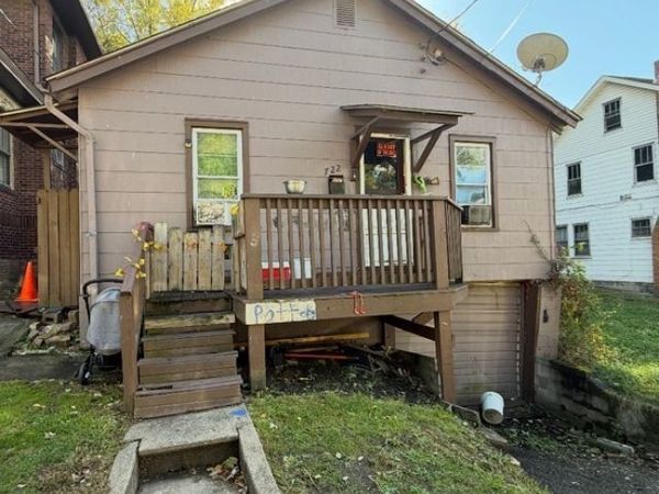 722 Bradshaw Avenue , East Liverpool, OH 43920