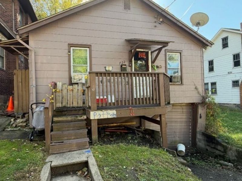 722 Bradshaw Avenue, East Liverpool, OH 43920 Photo 1