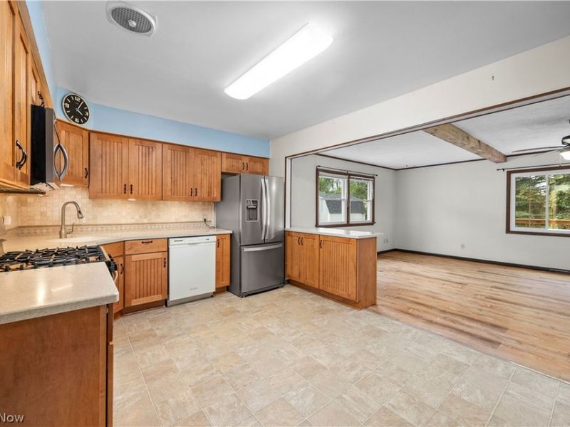 795 Tarry Lane , Amherst, OH 44001 Photo 11