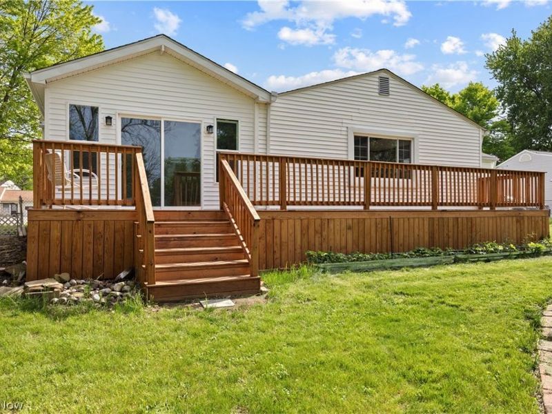 795 Tarry Lane , Amherst, OH 44001 Photo 2