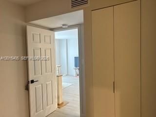 401 Ocean Dr , Unit 525, Miami Beach, FL 33139 Photo