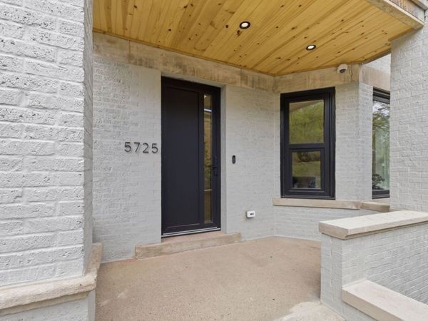 5725 N Ridge Avenue , Chicago, IL 60660