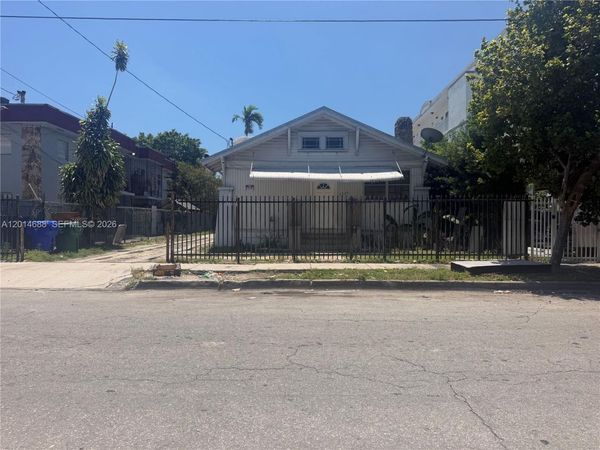 1236 NW 5th St , Miami, FL 33125