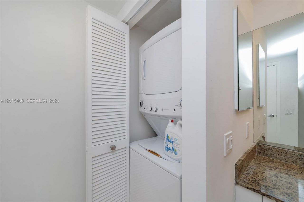 41 SE 5th St , Unit 2410, Miami, FL 33131 Photo