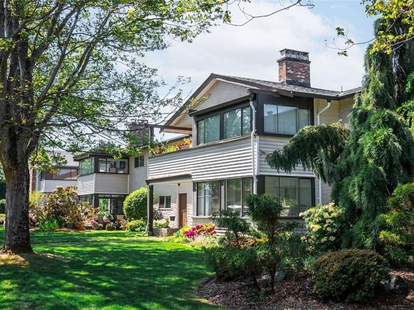 3170 Irma St, Unit 403, Victoria, BC V9A 1S8