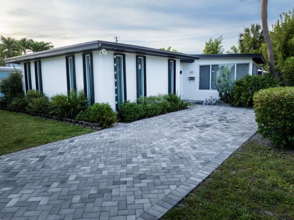 917 NE 18th Street, Fort Lauderdale, FL 33305