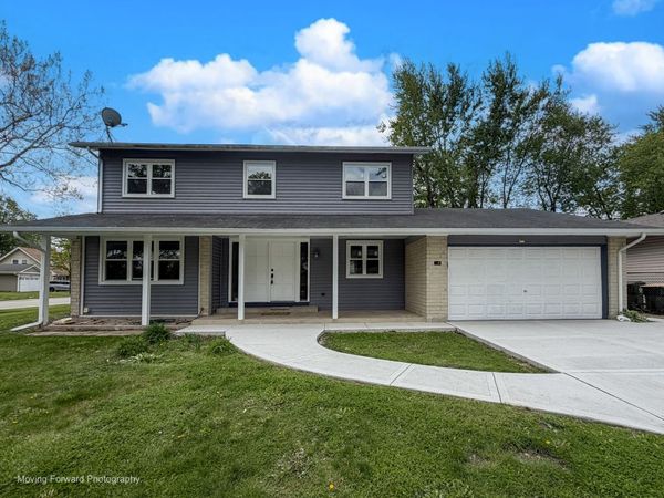 99 Essex Road , Elk Grove Village, IL 60007