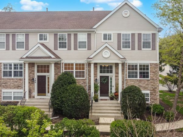 790 W Misty Drive , Palatine, IL 60074
