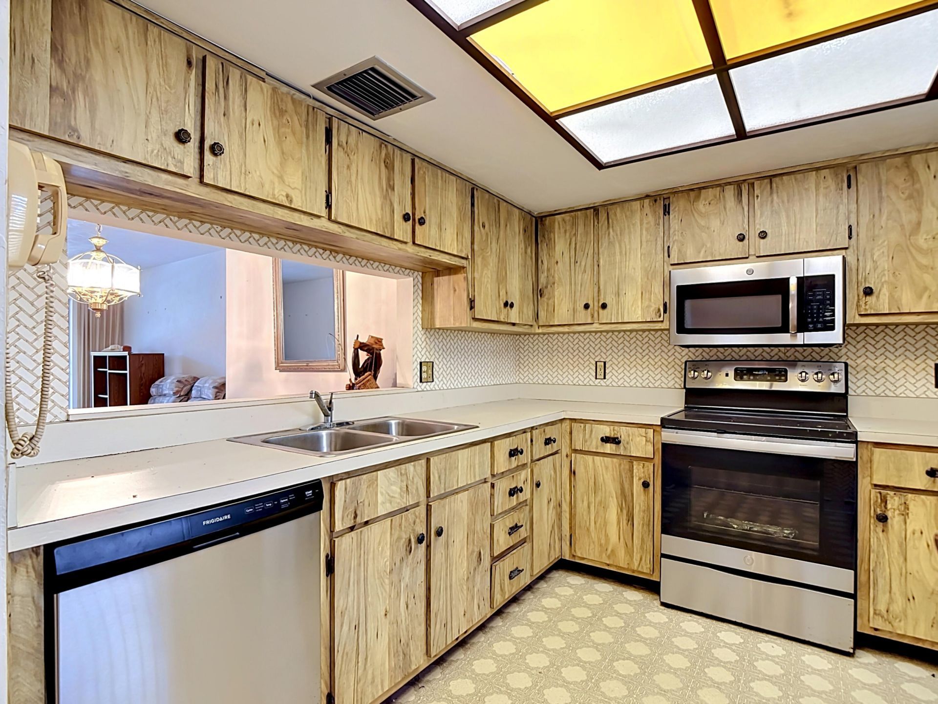 6146 Whiskey Creek Drive, Fort Myers, FL 33919 Photo