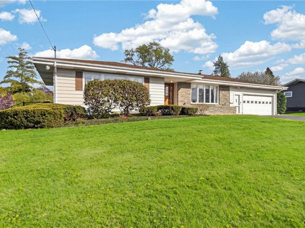 308 Washington Dr, New Hartford, NY 13413