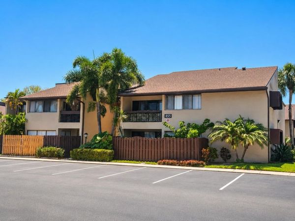 855 N VILLAGE DRIVE N, Unit 101, ST PETERSBURG, FL 33716